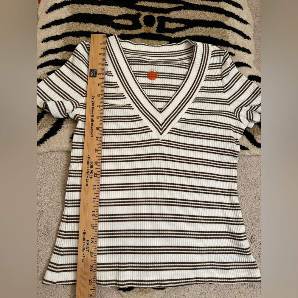 DAILY PRACTICE Anthropology White Brown Striped Ribbed V-Neck Short Sleeve Large - Picture 6 of 11